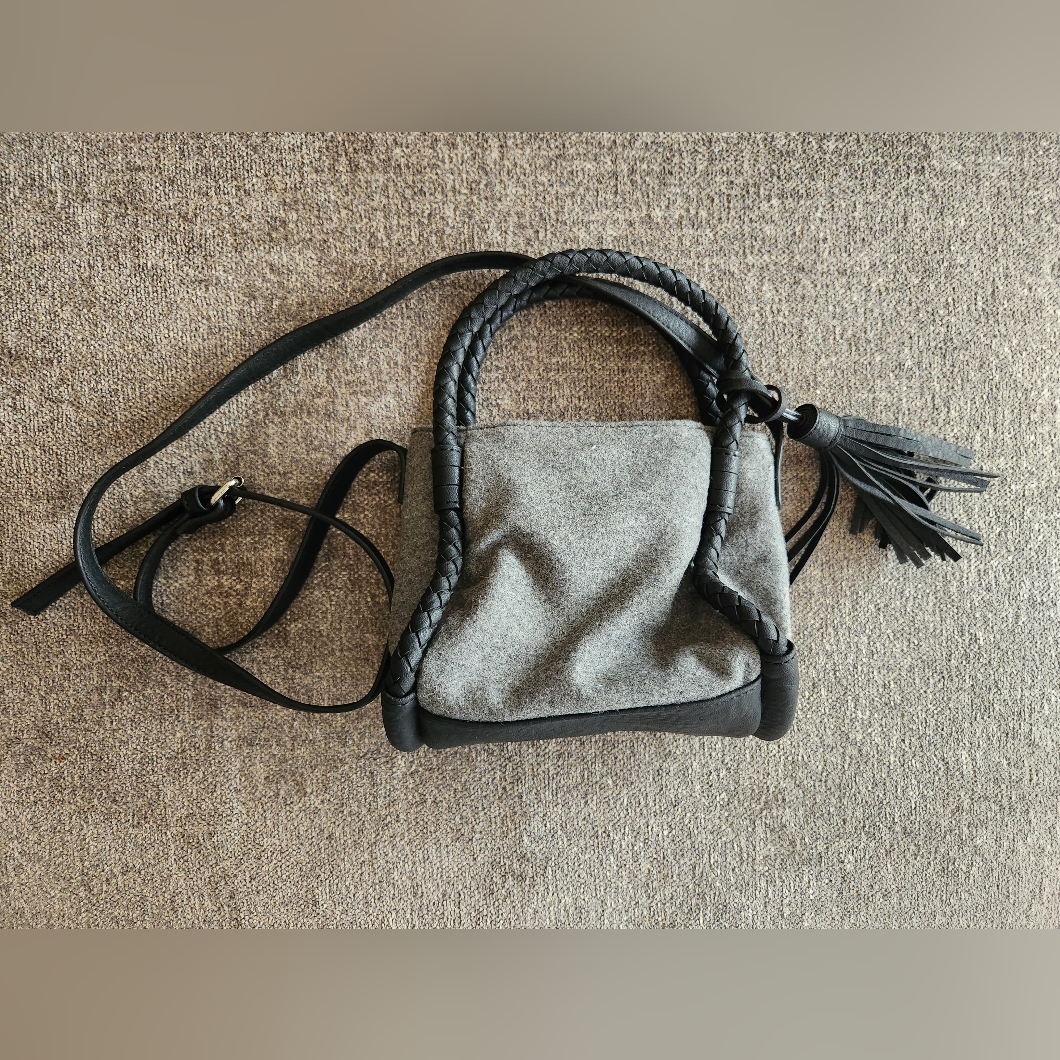 Stylish Gray Handbag With Braided Handles